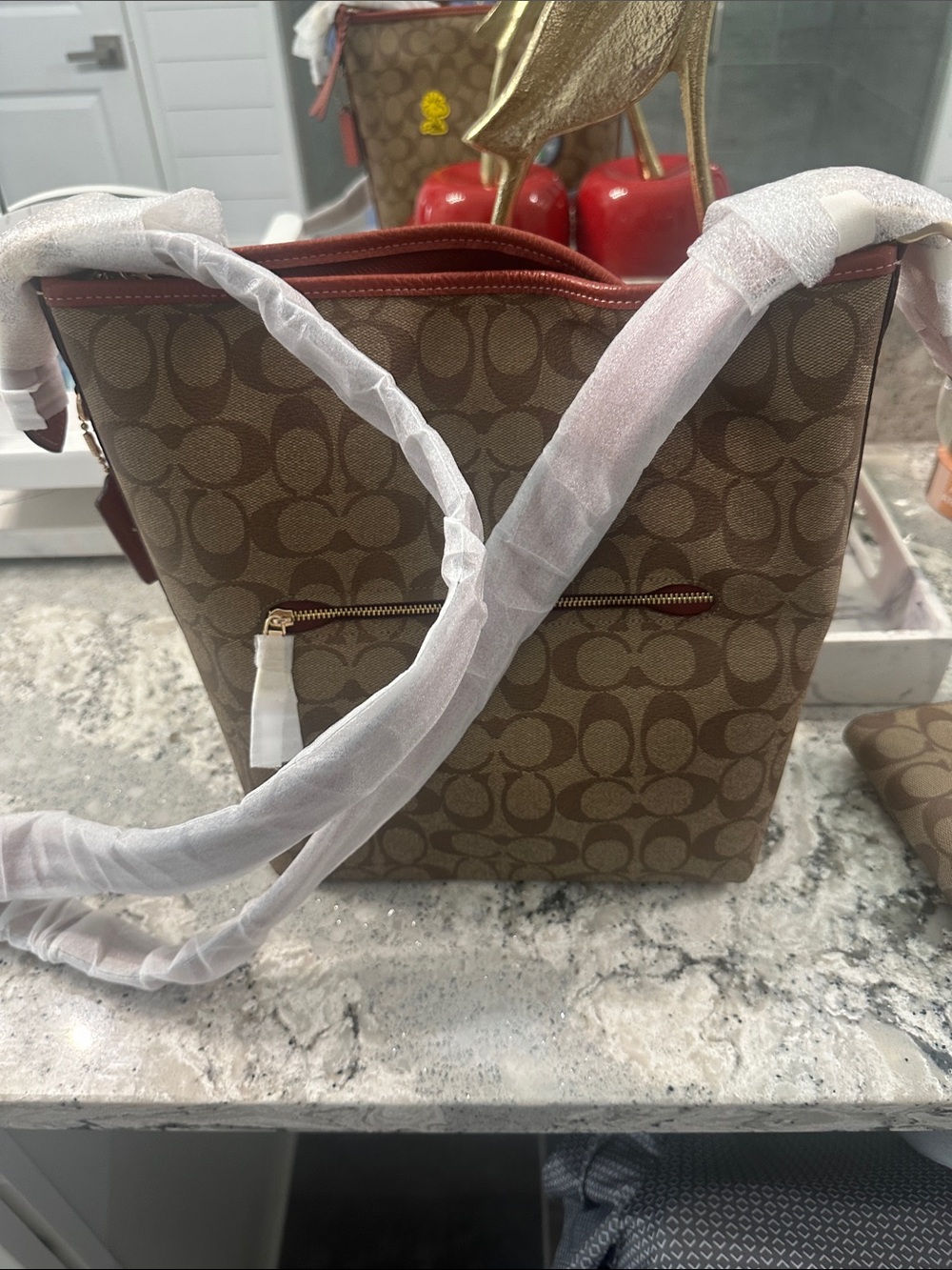 **Special Coach Tan Signature Canvas Shoulder Bag with Peanuts Patches/Wallet - Picture 3 of 4